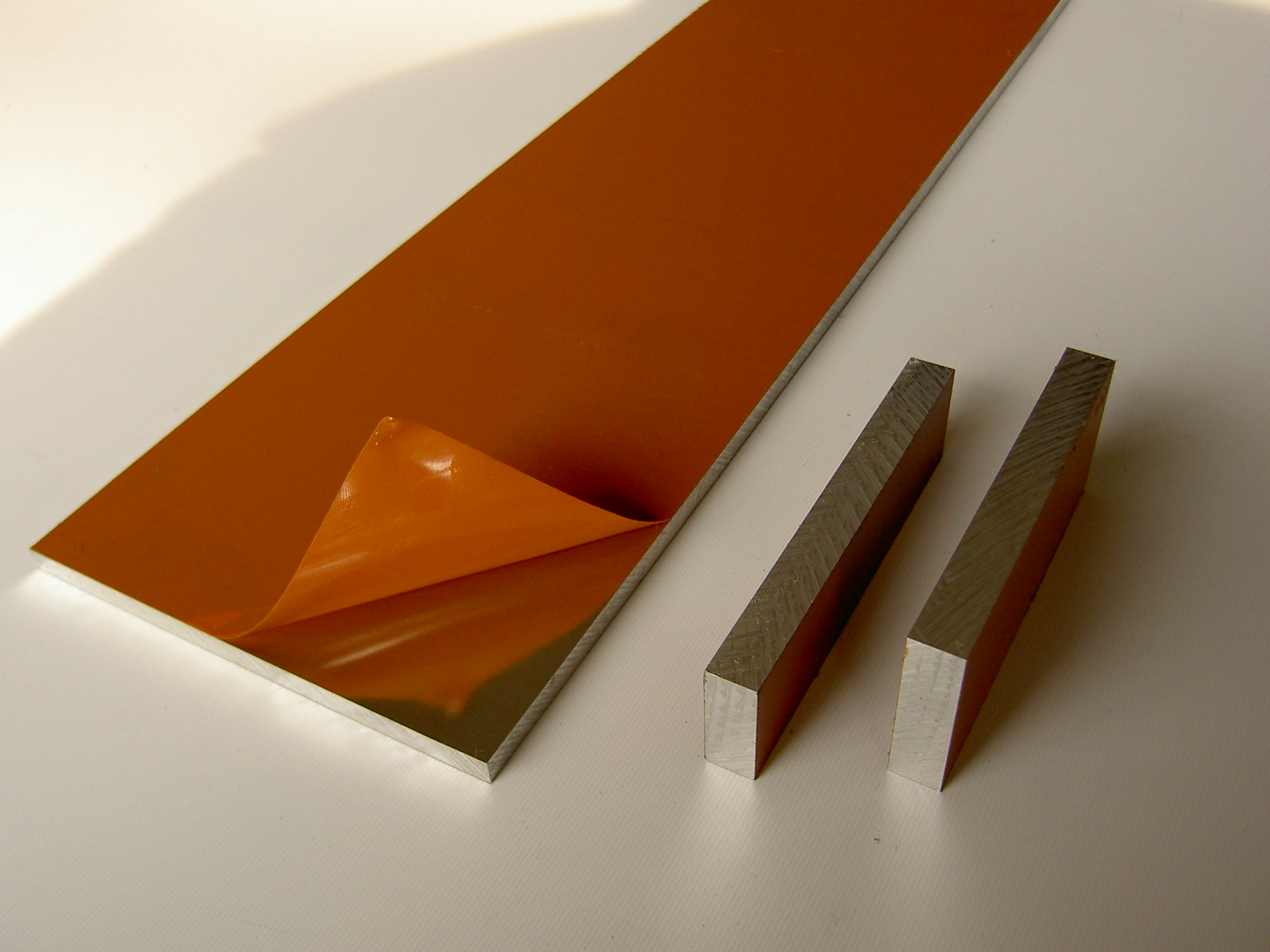 A2017P板｜アルミ板製品｜アルミ材料、ステンレス材料、金属全般の寸法切りのことなら井田商店まで