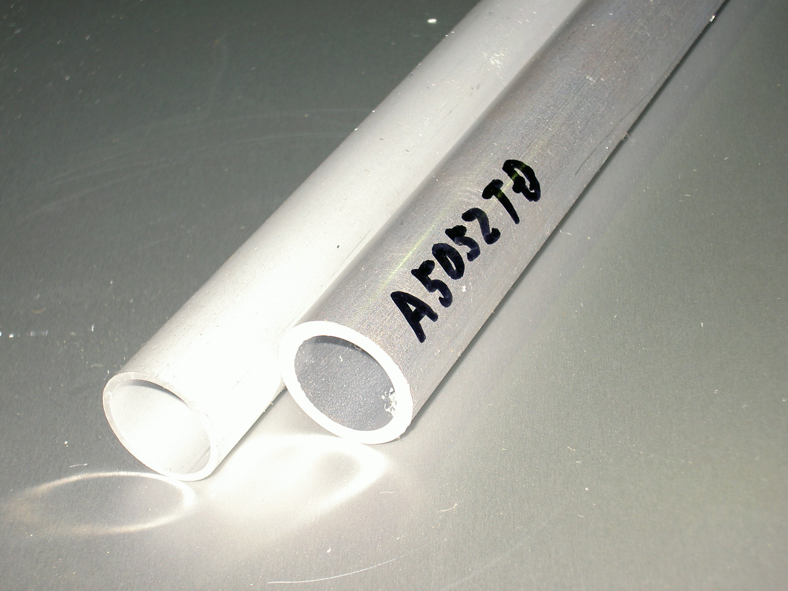 A5052T丸管｜アルミパイプ製品｜アルミ材料、ステンレス材料、金属全般